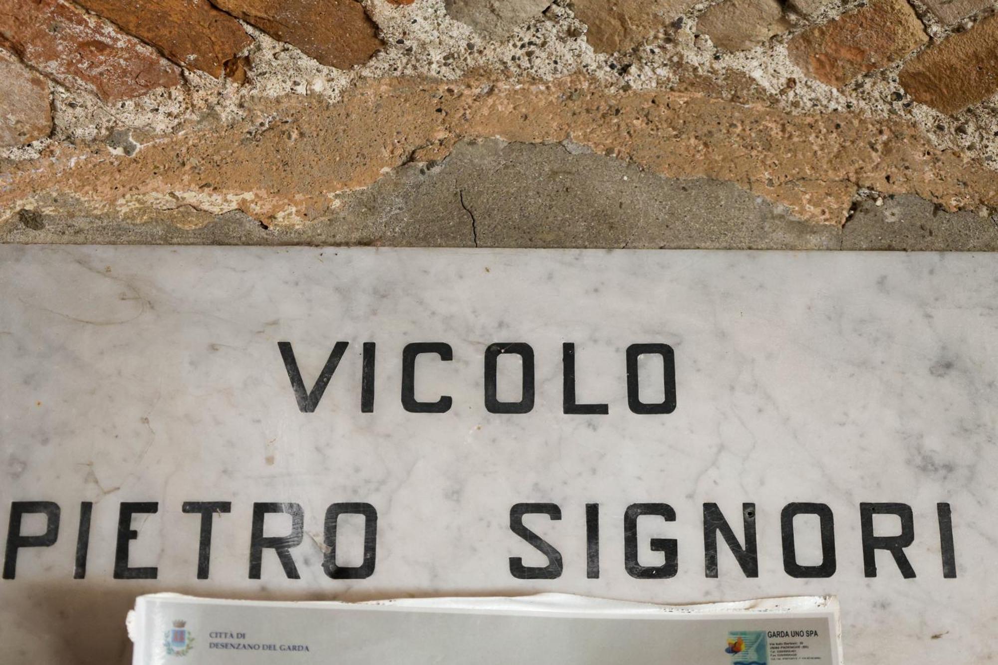 شقة Vicolo Dei Signori ديسينسانو ديل غاردا المظهر الخارجي الصورة